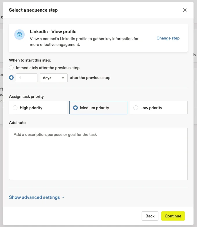 设置 LinkedIn 访问任务的时间。